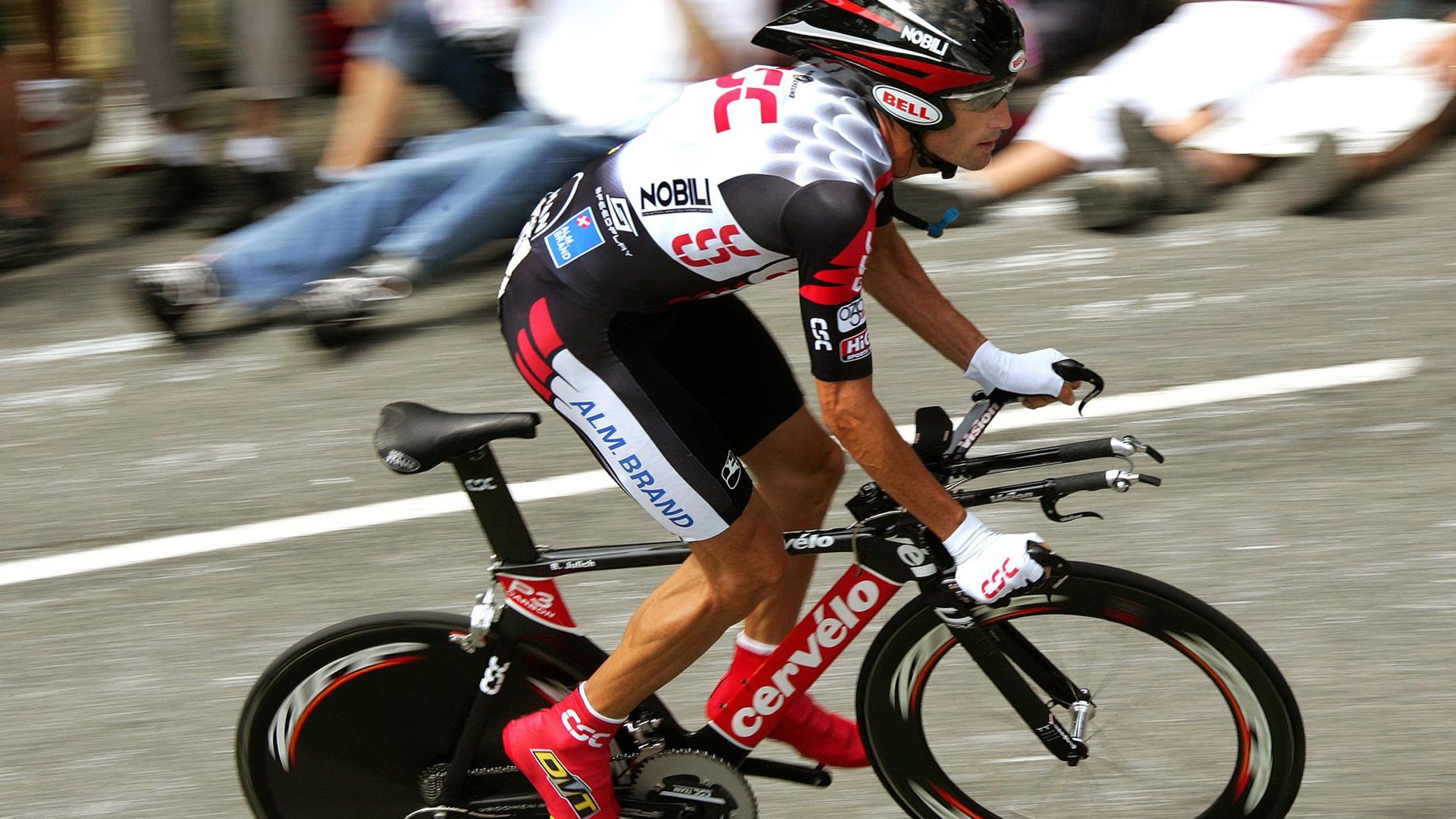 南特保持边中连线打出有效配合